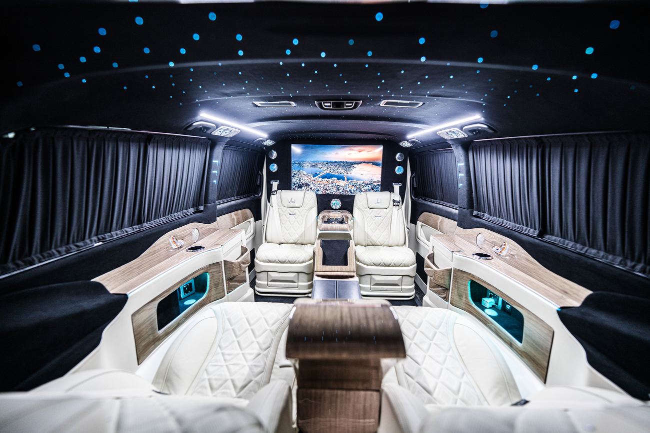 Jet Class V-Class, cream and walnut interior