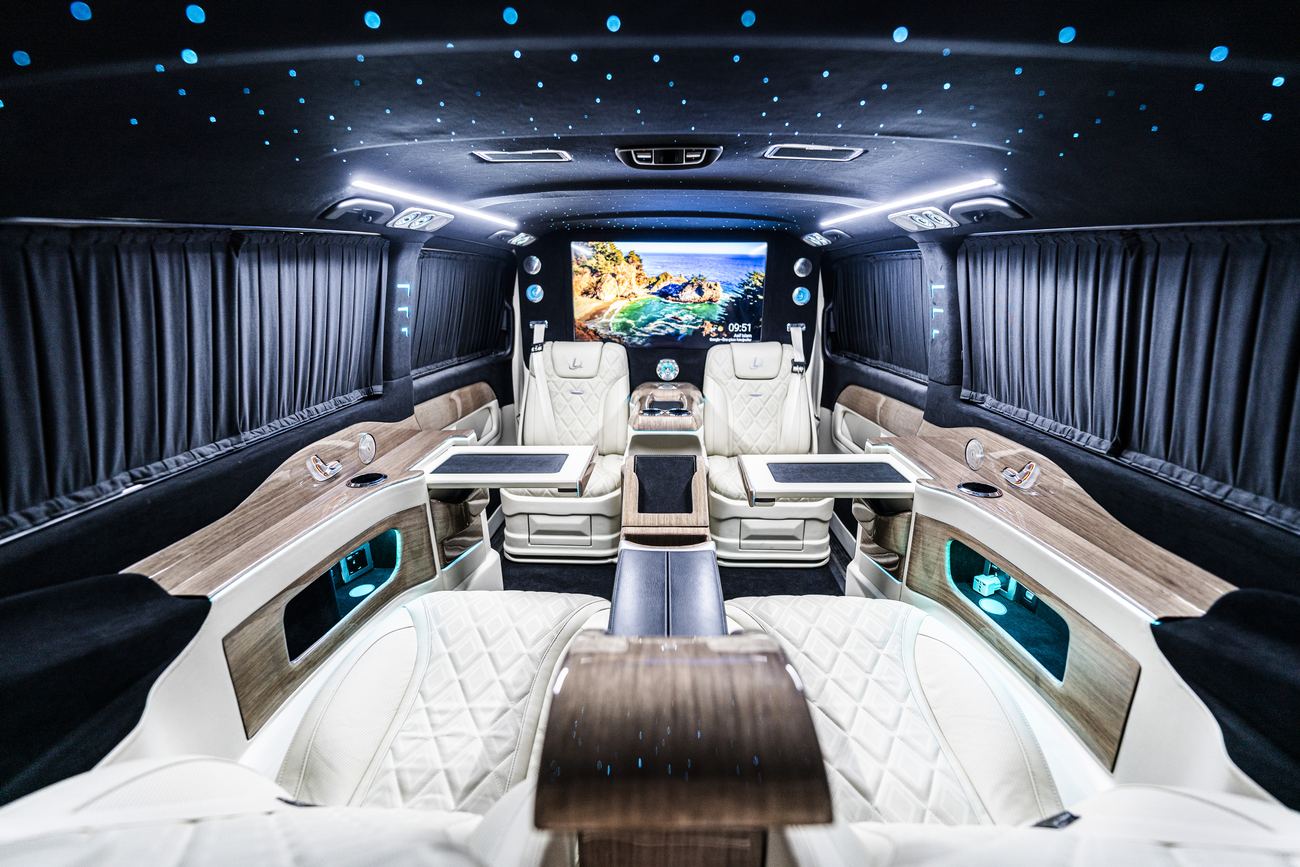 Jet Class V-Class, cream and walnut interior