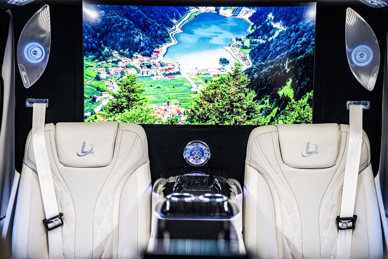 Jet Class V-Class, white and gloss black interior